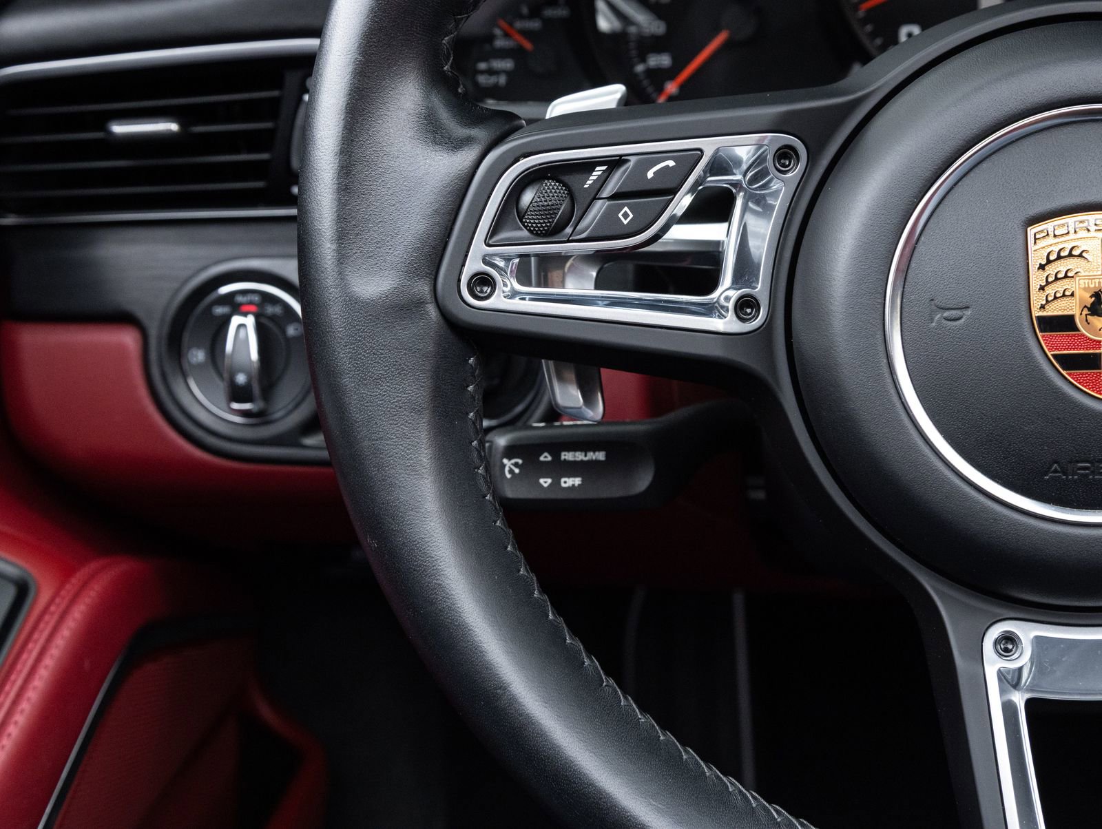 Certified 2019 Porsche 911 Targa 4 GTS AWD/4WD image 17