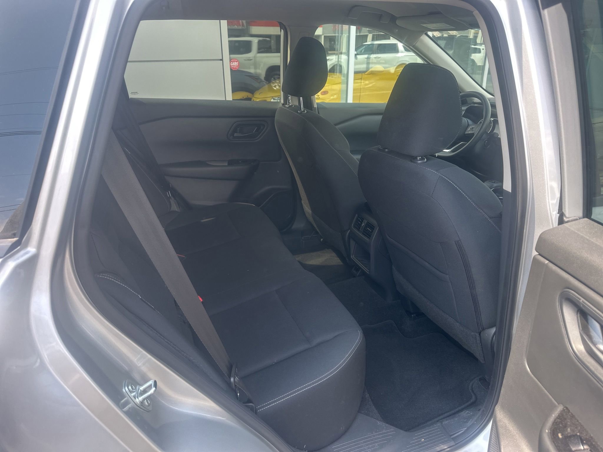 Used 2024 Nissan Rogue S AWD/4WD image 11