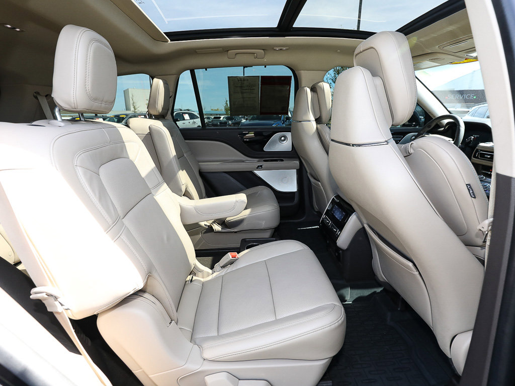 Used 2023 Lincoln Aviator Reserve w/ Equipment Group 201A AWD/4WD image 24