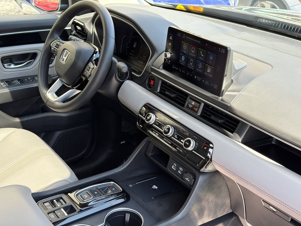 Certified 2025 Honda Pilot Touring image 10