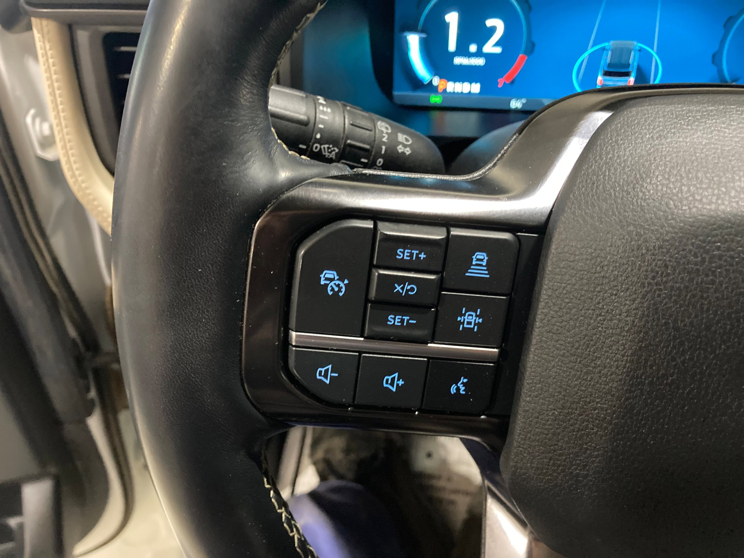 Used 2023 Ford Expedition Max Platinum AWD/4WD image 32