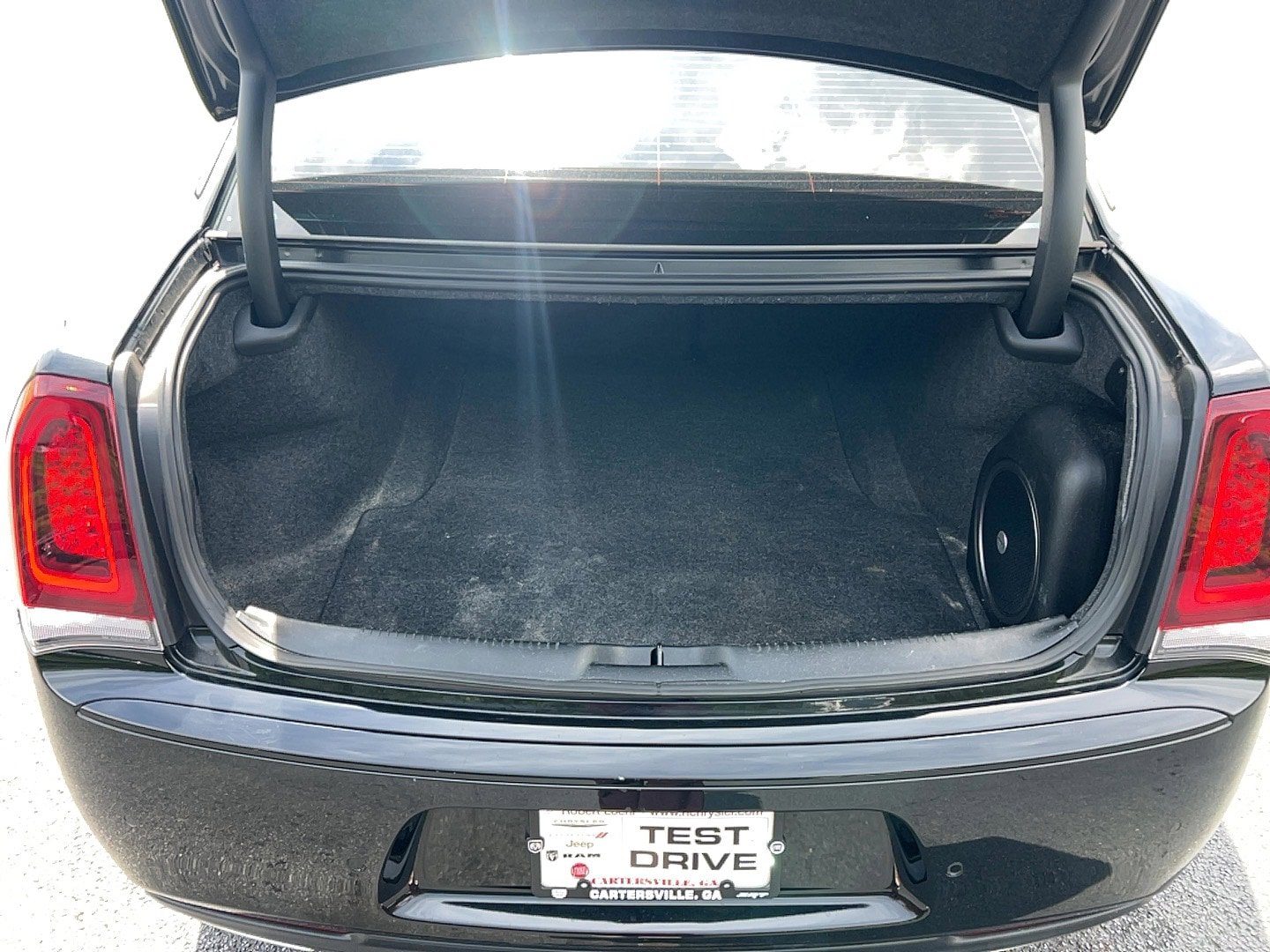 Used 2023 Chrysler 300 S w/ Comfort Group RWD image 28