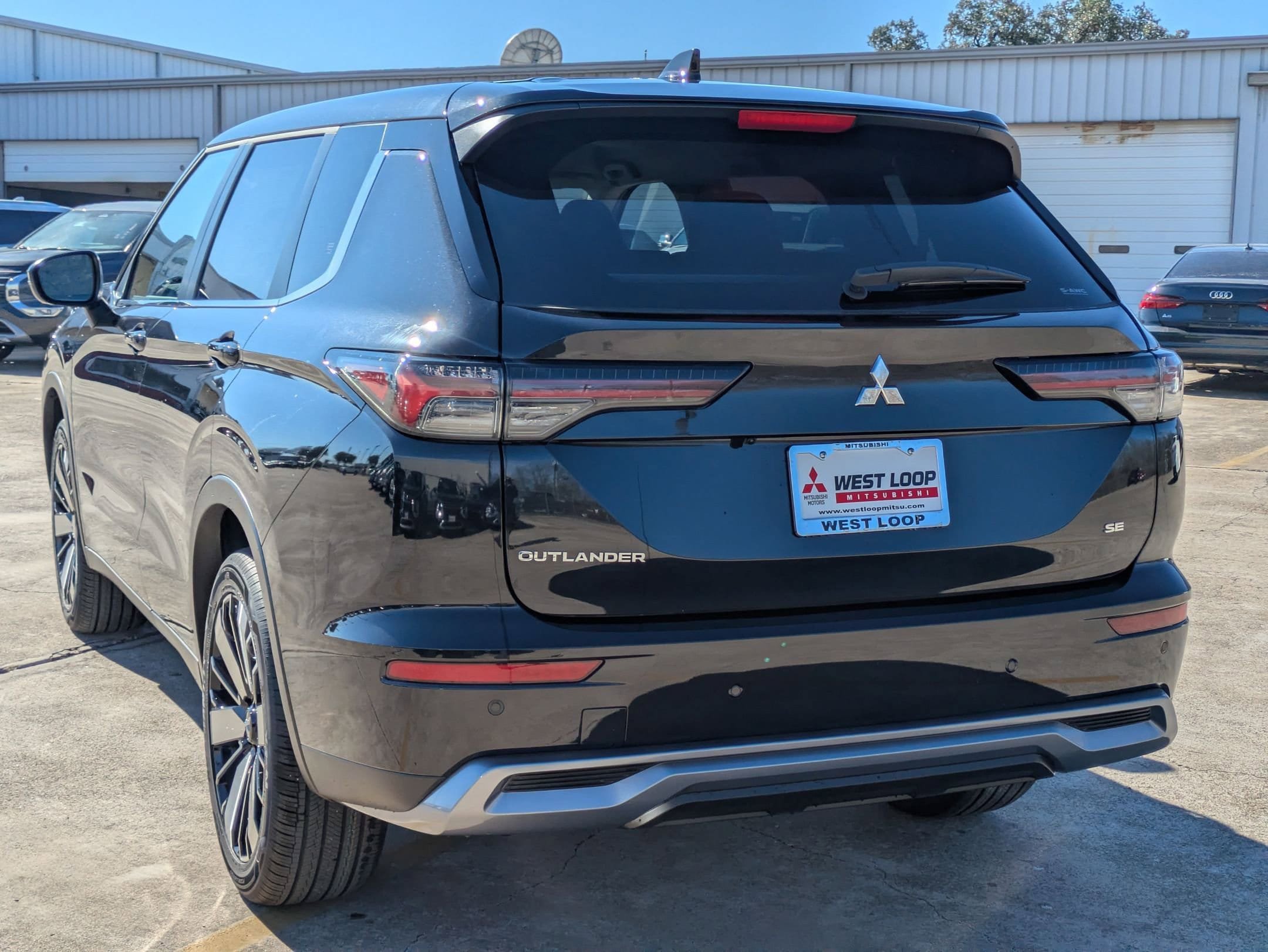 New 2026 Mitsubishi Outlander SE AWD/4WD image 3