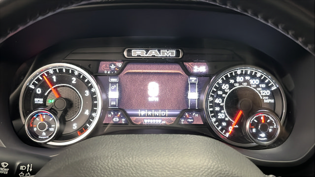Used 2022 RAM 1500 Laramie AWD/4WD image 16
