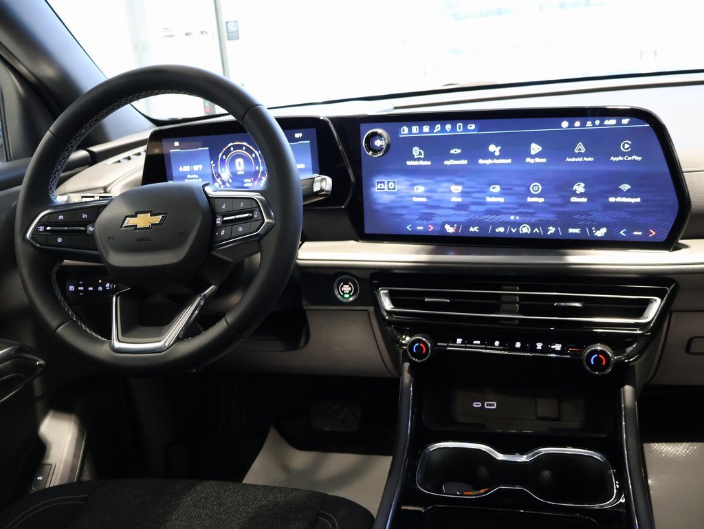 Used 2025 Chevrolet Traverse LT w/ Sun and Wheel Package image 27