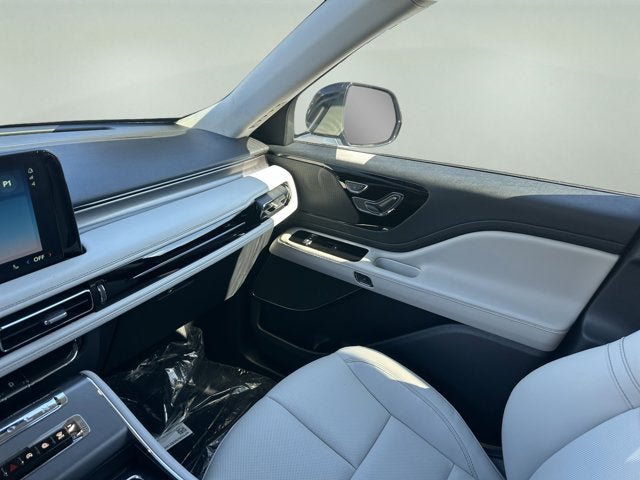 New 2026 Lincoln Aviator AWD image 17
