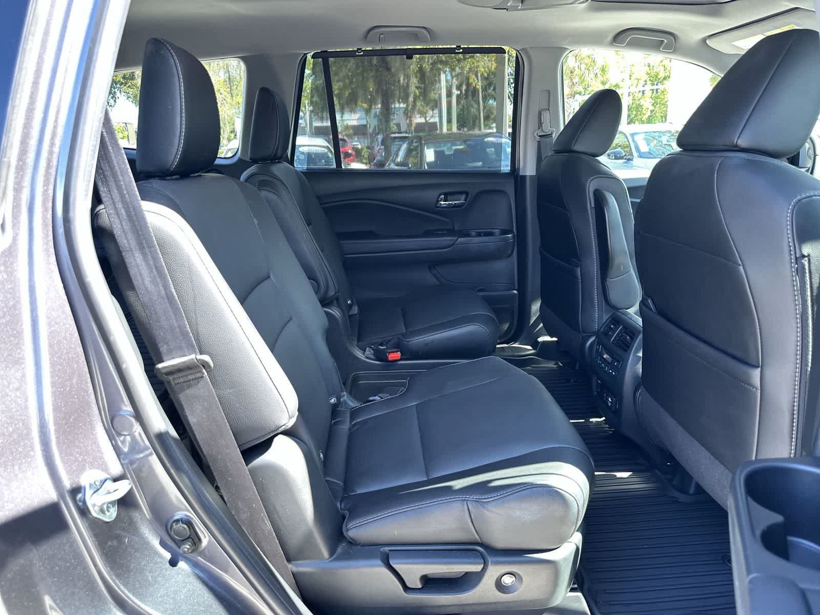 Used 2022 Honda Pilot Touring image 16