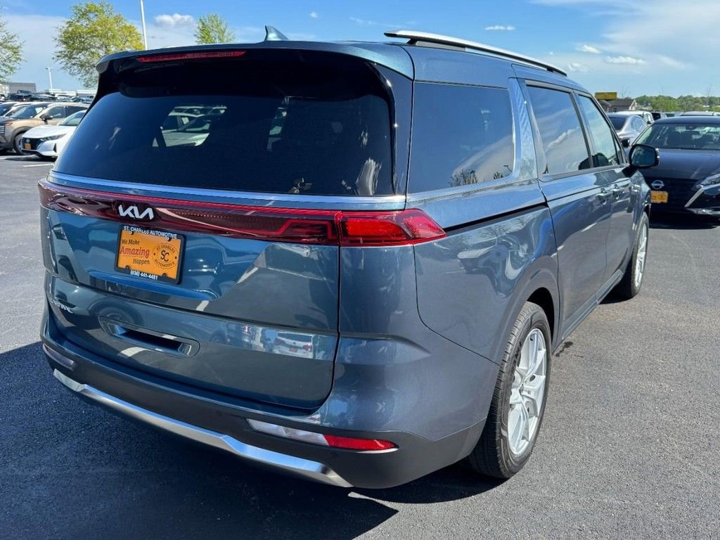 Used 2024 Kia Carnival SX Prestige image 3