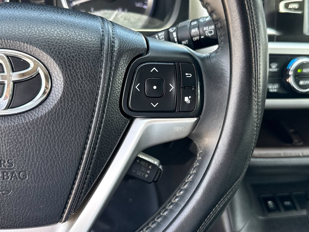 Used 2015 Toyota Highlander XLE FWD image 15