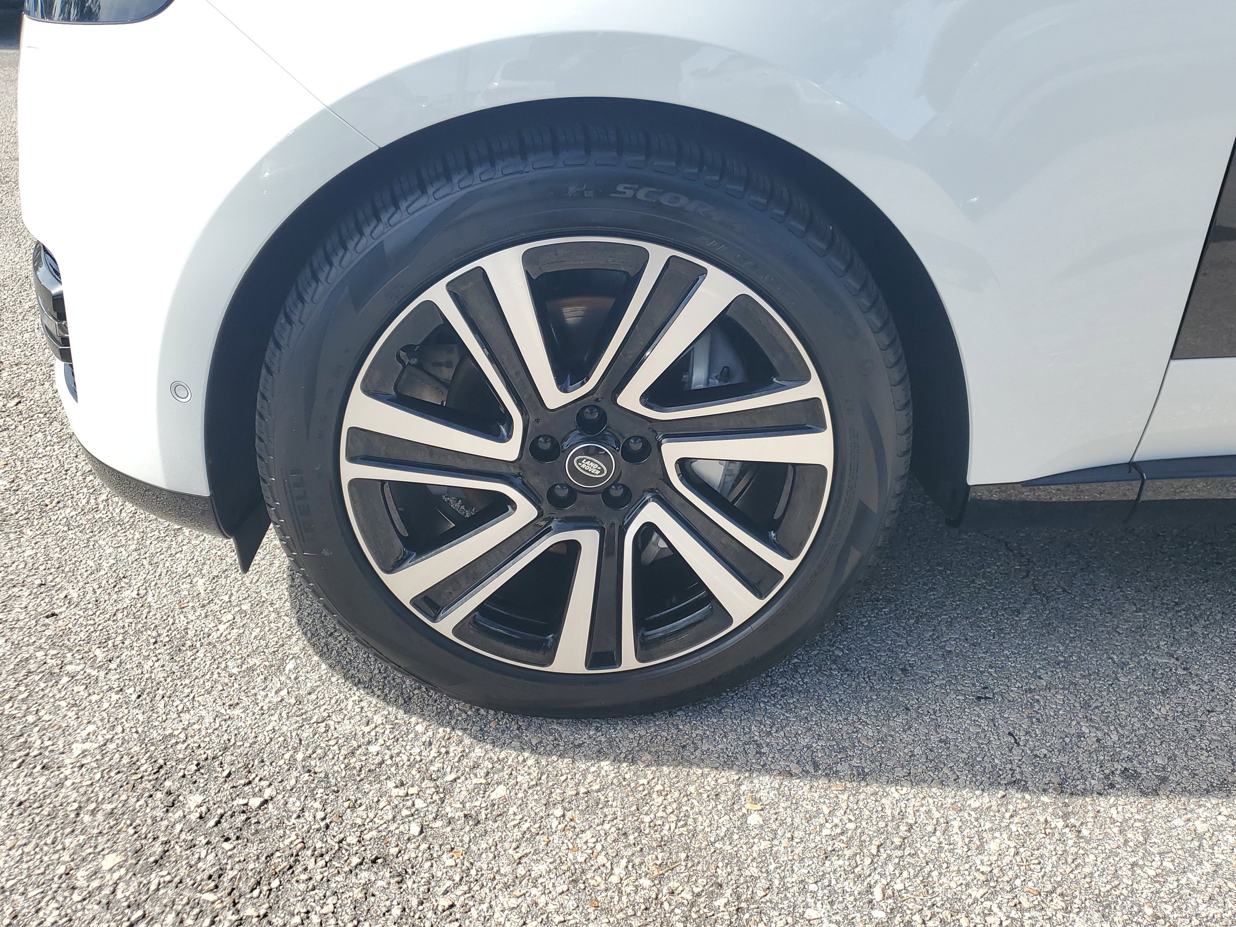 Used 2024 Land Rover Range Rover SE image 5