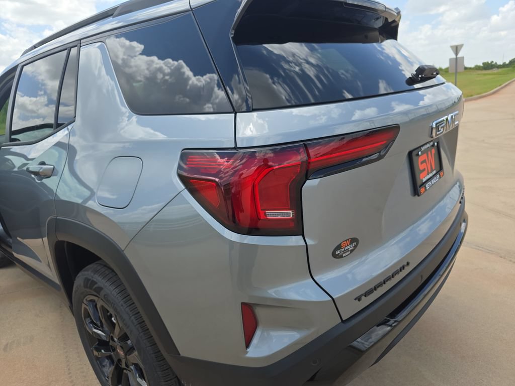 New 2027 GMC Terrain Elevation w/ Elevation Premium Package FWD image 33