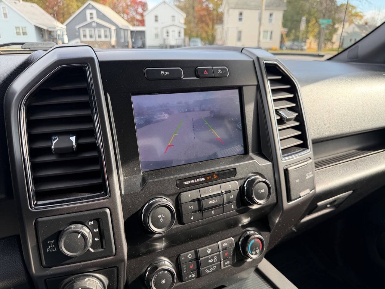 Used 2019 Ford F150 XLT w/ Equipment Group 302A Luxury AWD/4WD image 11
