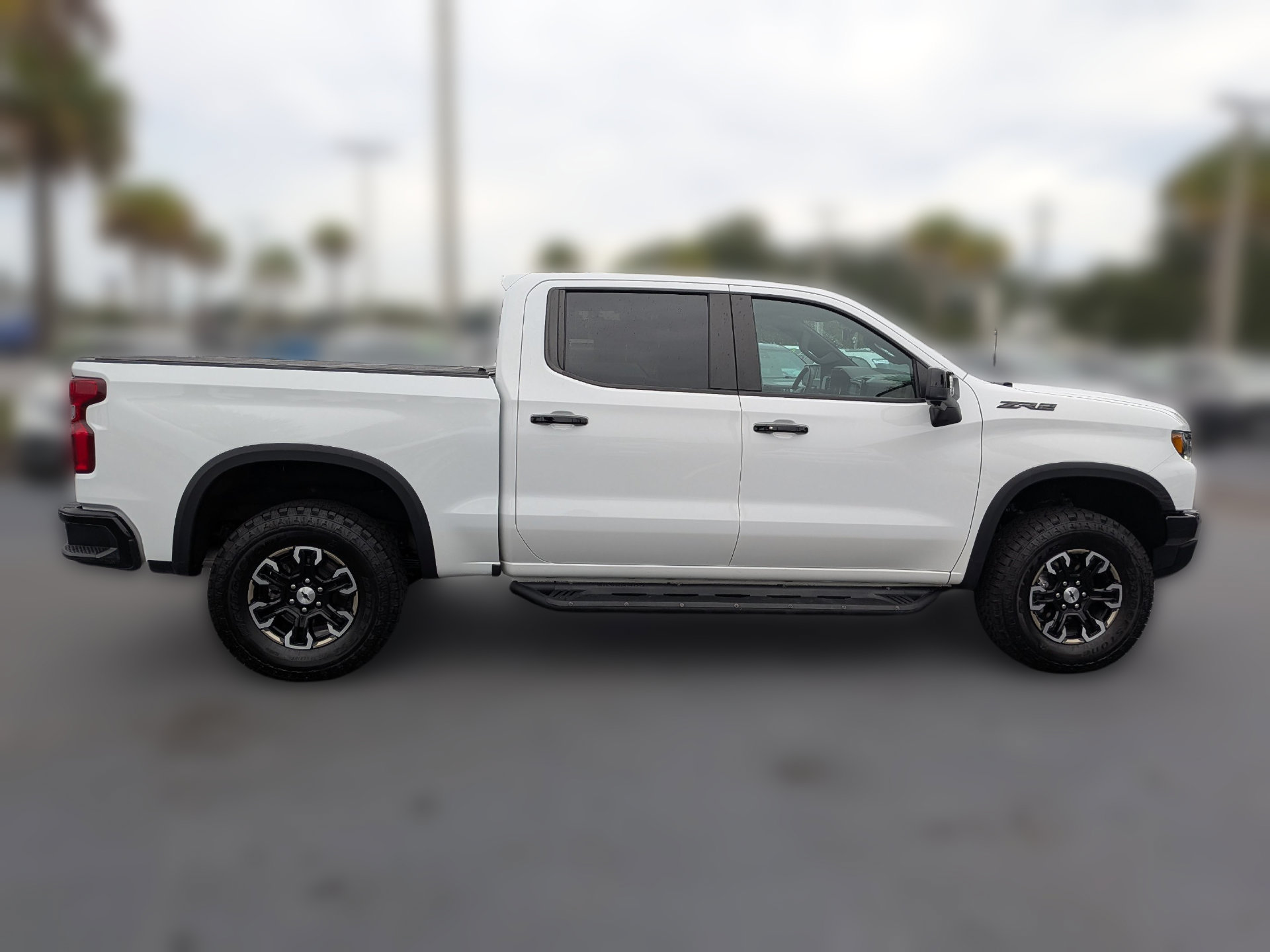 Used 2023 Chevrolet Silverado 1500 ZR2 w/ Technology Package AWD/4WD image 3