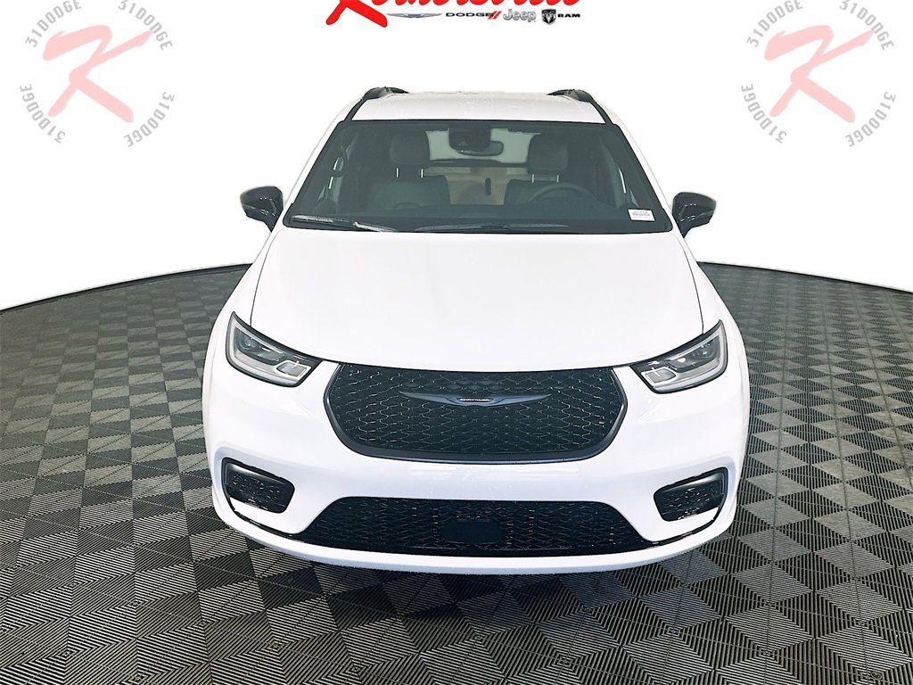 New 2025 Chrysler Pacifica Select w/ Fav Edition Package image 2