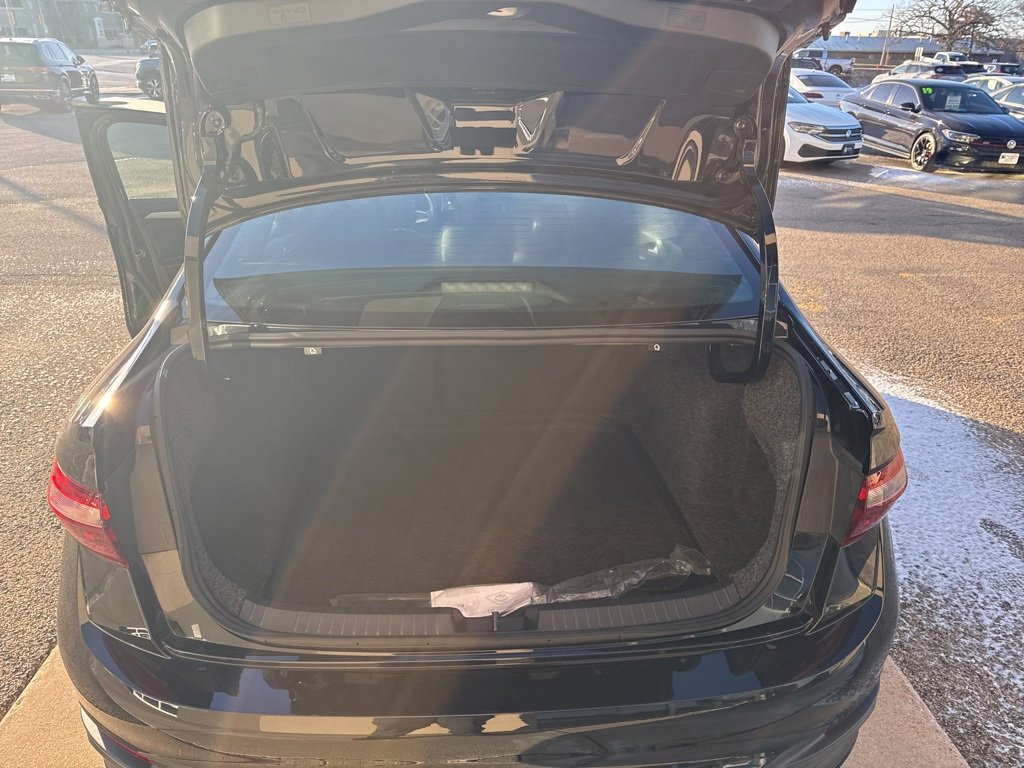 Certified 2025 Volkswagen Jetta Sport image 20
