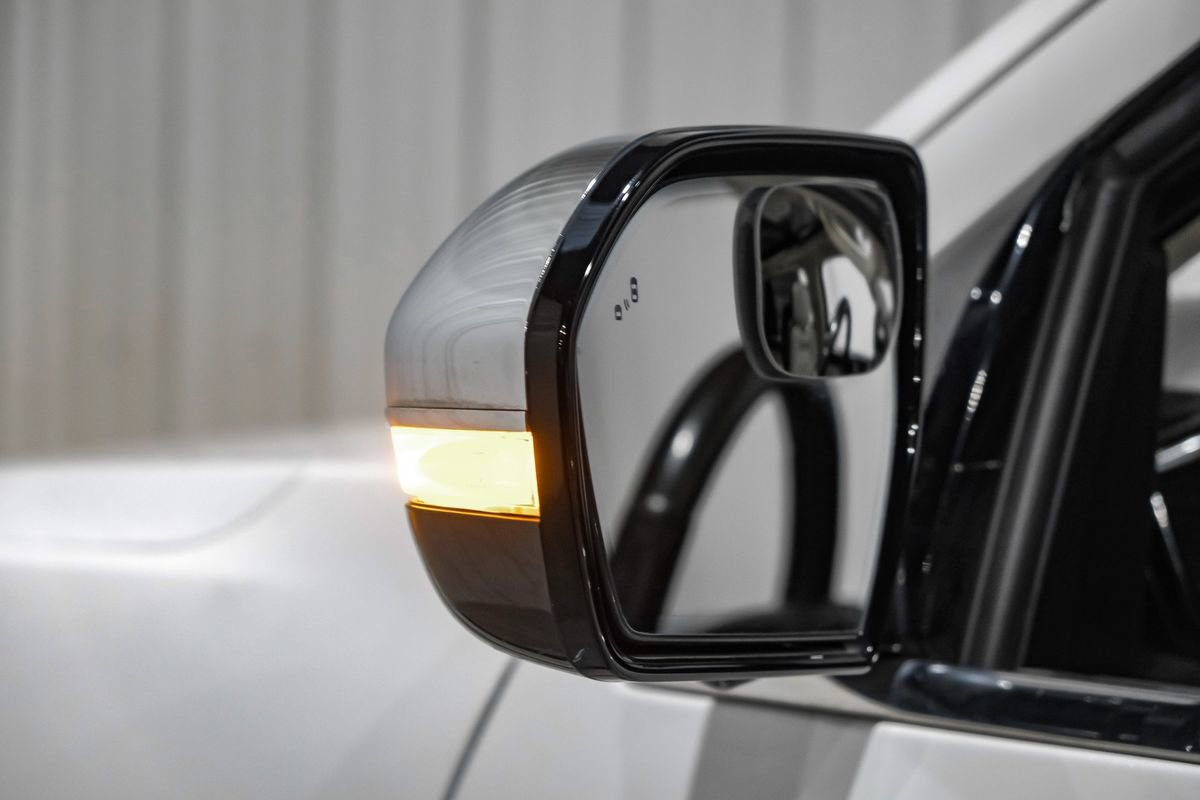 Used 2021 Lincoln Navigator L Black Label w/ Cargo Convenience Package image 43