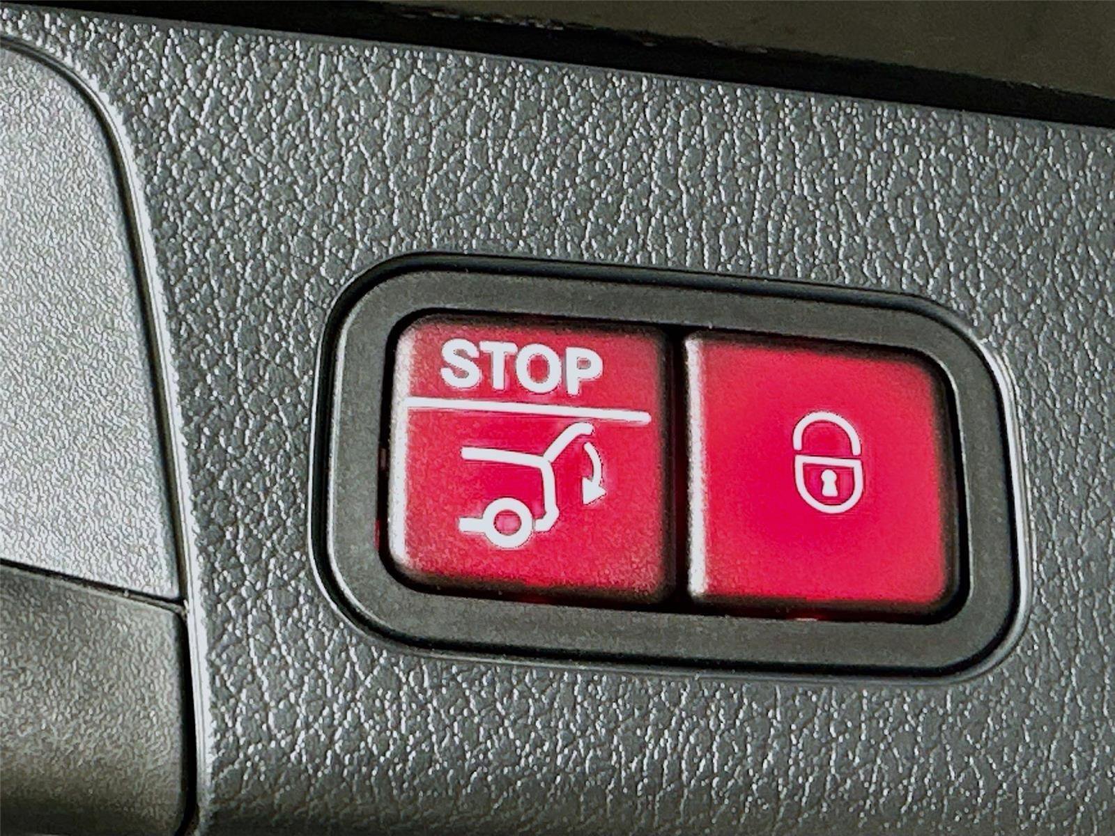 Certified 2025 Mercedes-Benz GLB 250 4MATIC image 35