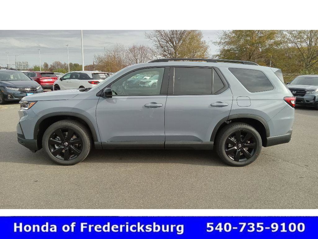 Certified 2025 Honda Pilot Black Edition image 4