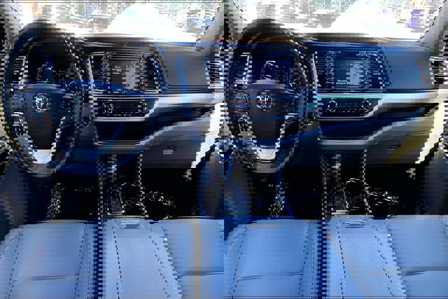 Used 2017 Toyota Highlander XLE image 14