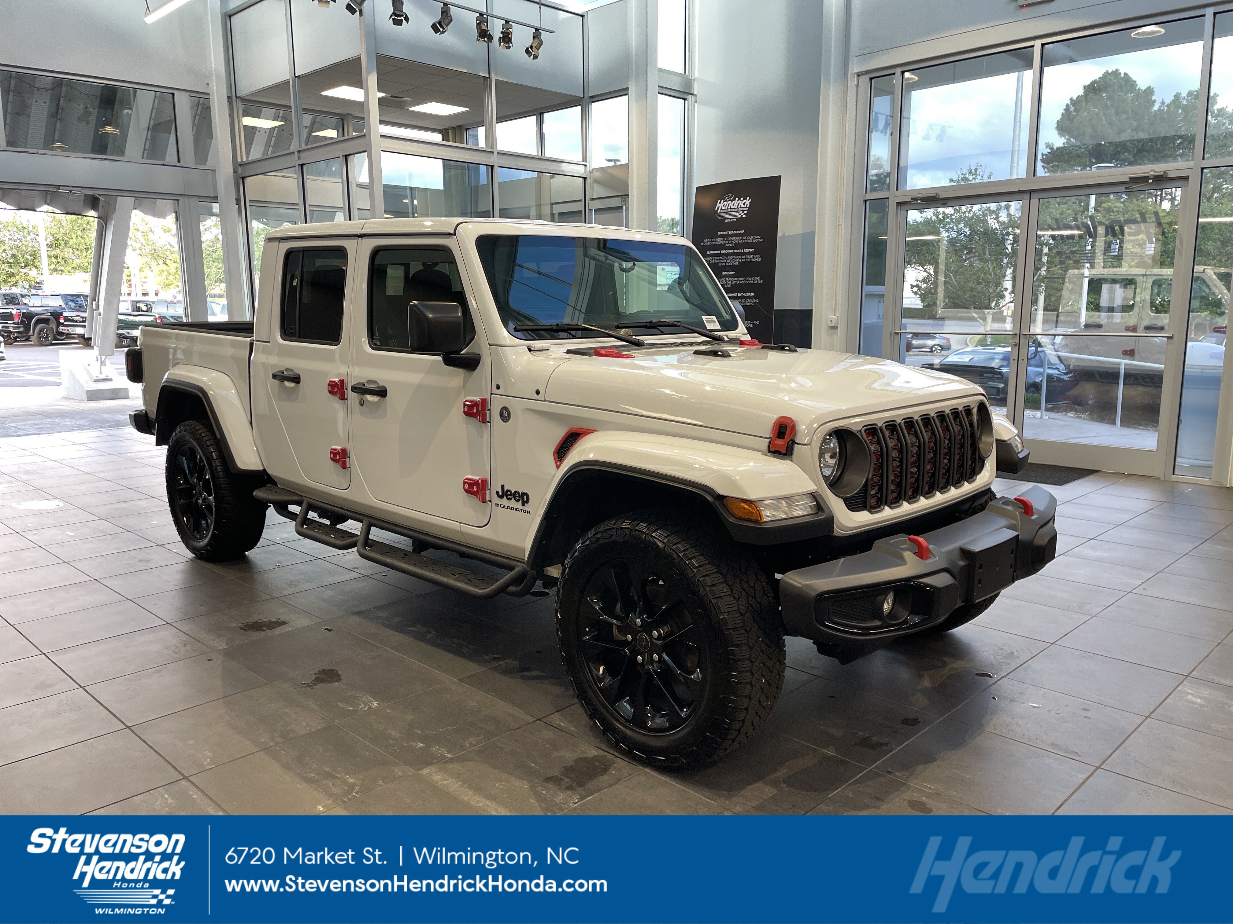 Used 2025 Jeep Gladiator Sport