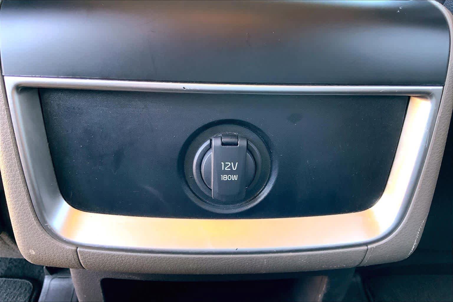 Used 2025 Kia Carnival FWD image 36