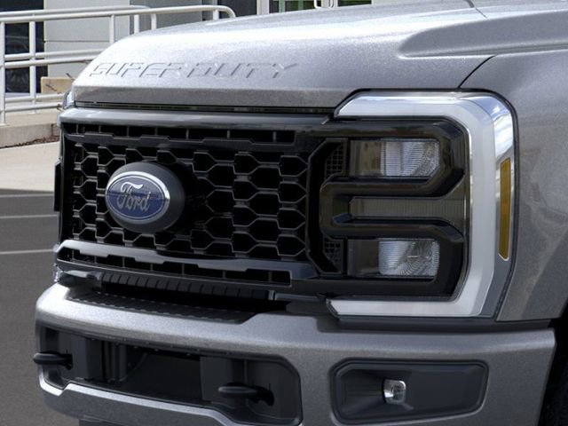New 2026 Ford F350 4x4 Crew Cab DRW Super Duty image 17