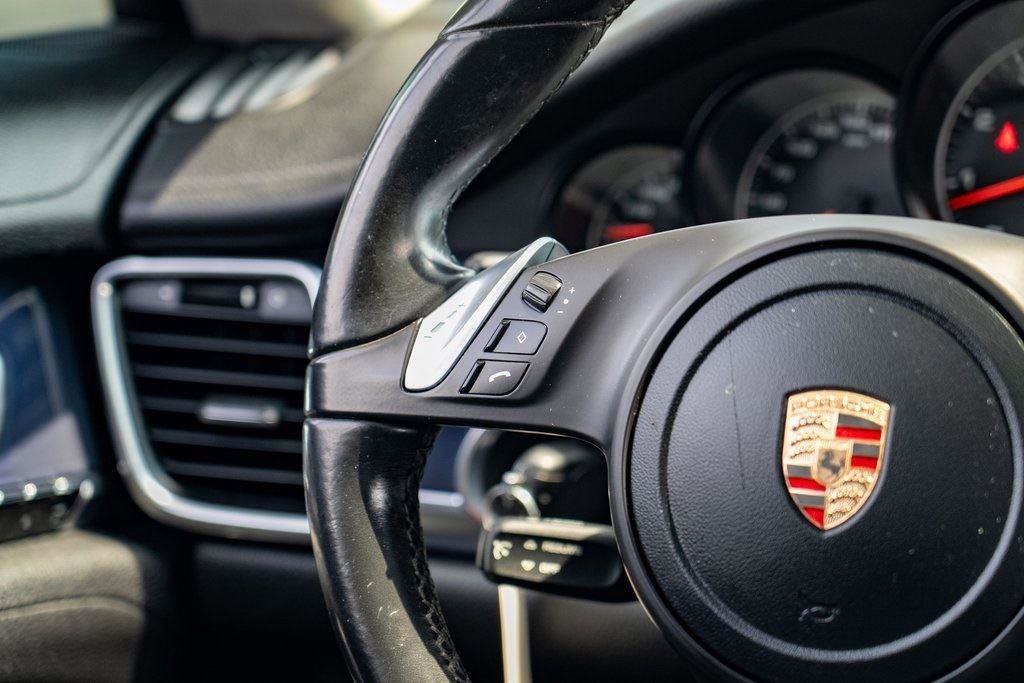 Used 2013 Porsche Panamera 4 w/ Premium Pkg image 23