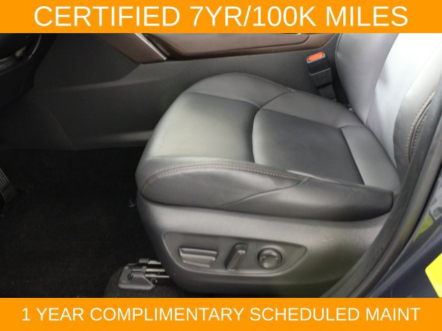 Used 2024 Toyota Venza XLE AWD/4WD image 16