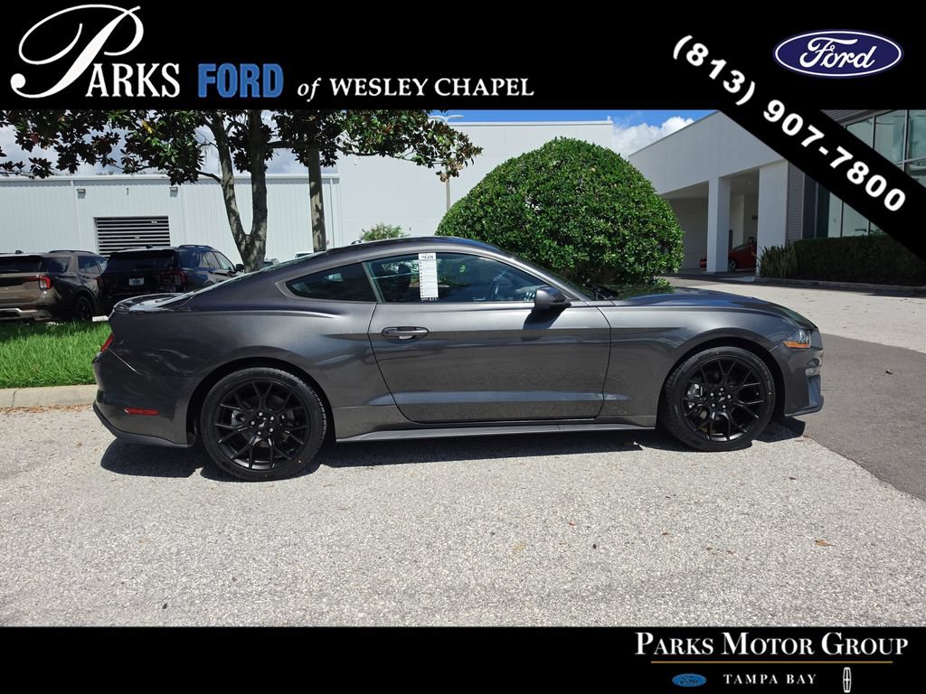 Used 2018 Ford Mustang Coupe w/ Equipment Group 101A RWD image 4