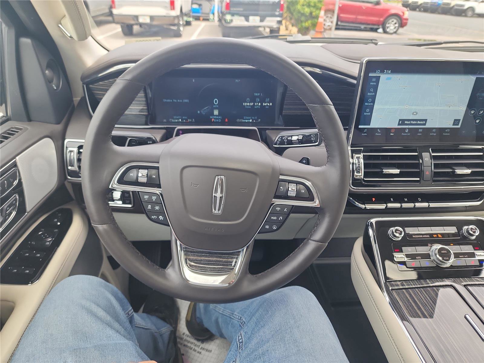 Used 2023 Lincoln Navigator Black Label image 39