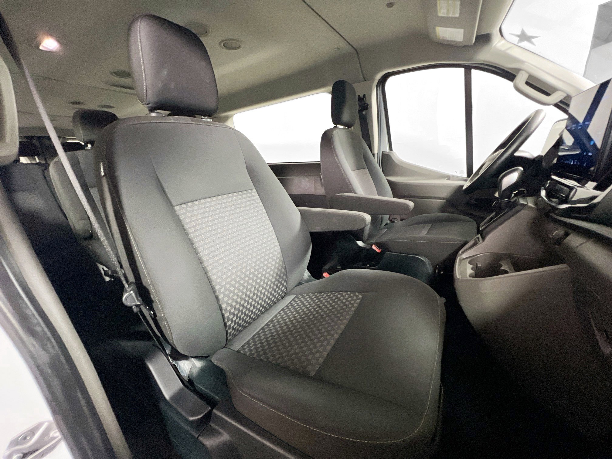 Used 2023 Ford Transit 350 XLT RWD image 30