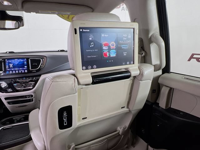 Used 2019 Chrysler Pacifica Touring-L Plus w/ Advanced Safetytec Group FWD image 27
