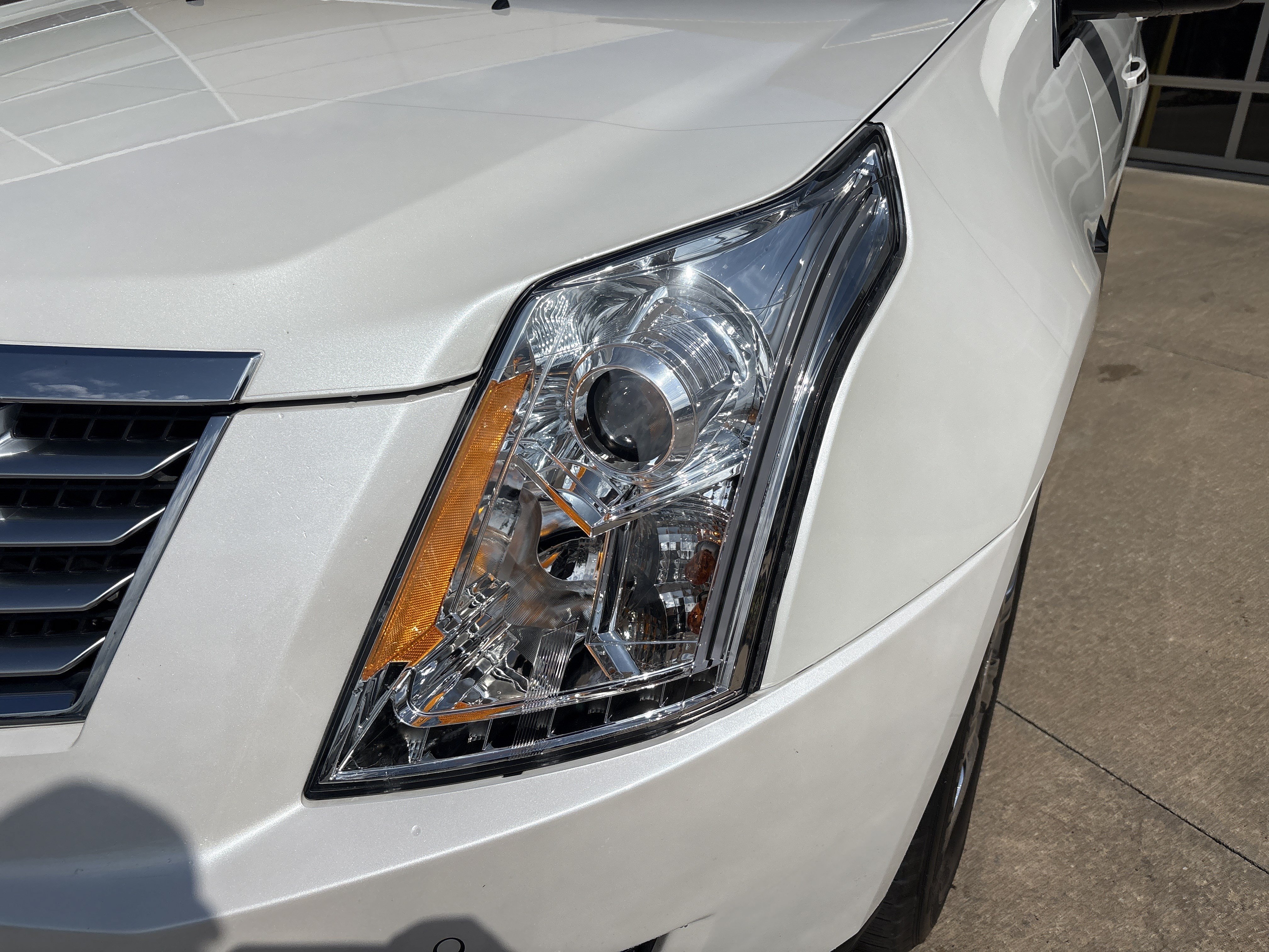 Used 2016 Cadillac SRX Luxury AWD/4WD image 6