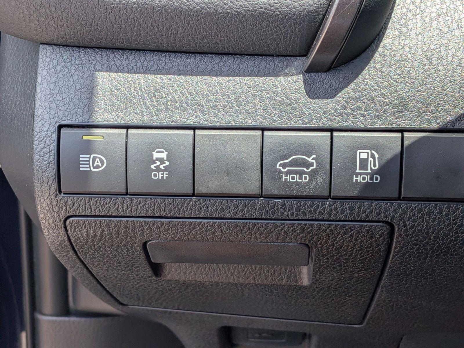 Used 2022 Toyota Camry XSE FWD image 25