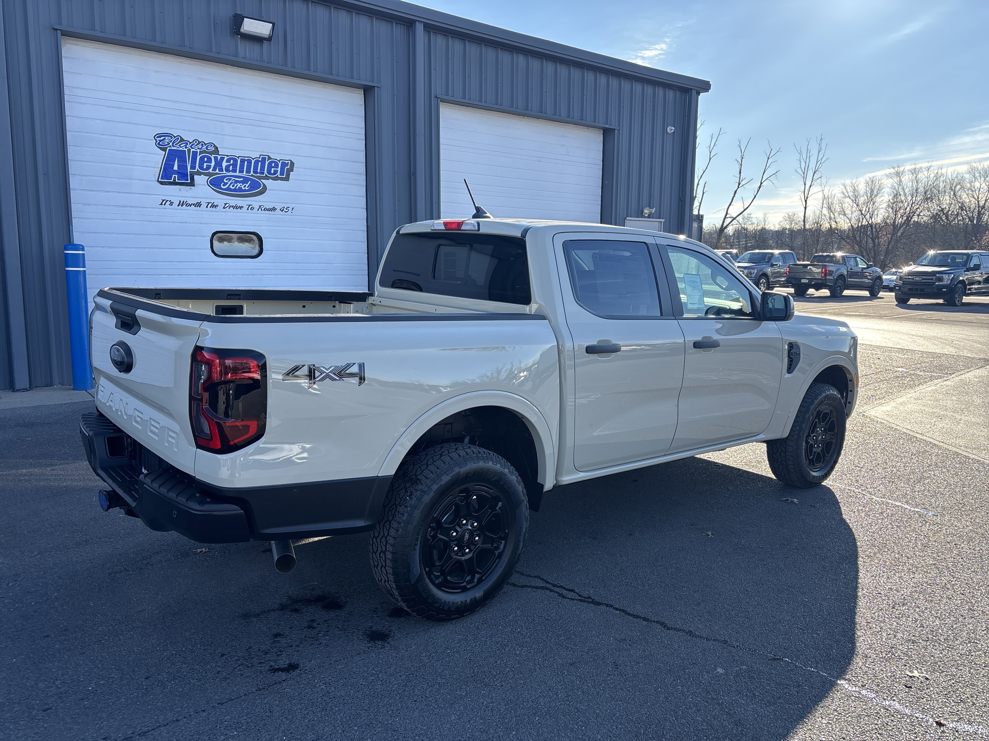 New 2025 Ford Ranger XLT w/ Black Appearance Package AWD/4WD image 3