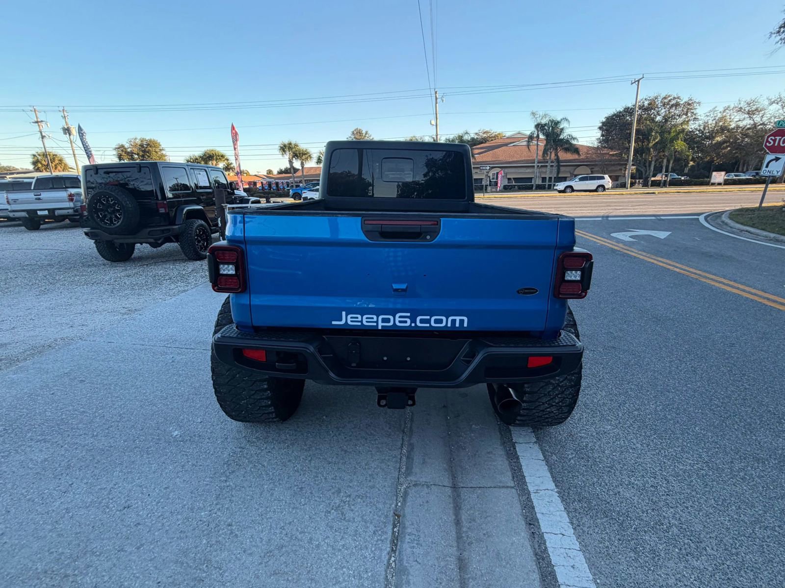 Used 2022 Jeep Gladiator Sport AWD/4WD image 8