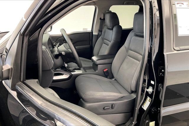 Used 2022 Nissan Frontier SV AWD/4WD image 17