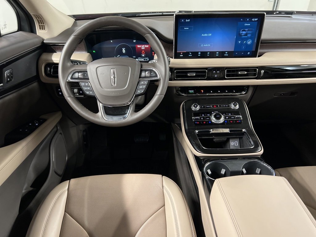 Certified 2023 Lincoln Nautilus Reserve image 8