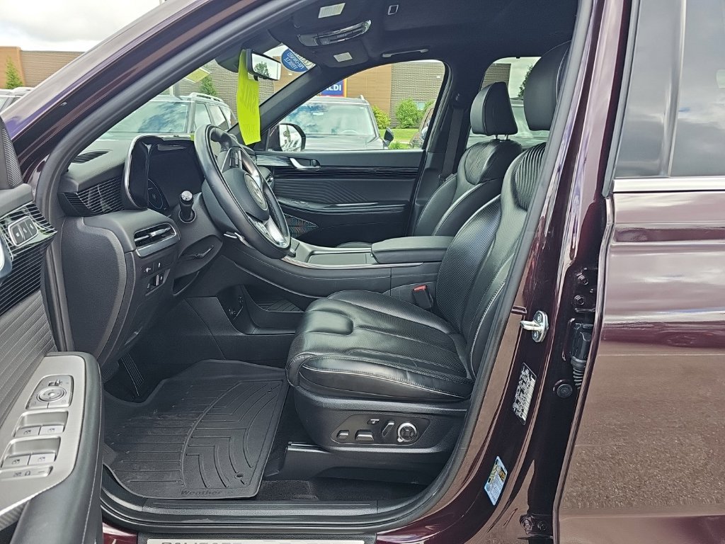 Certified 2024 Hyundai Palisade Calligraphy FWD image 9
