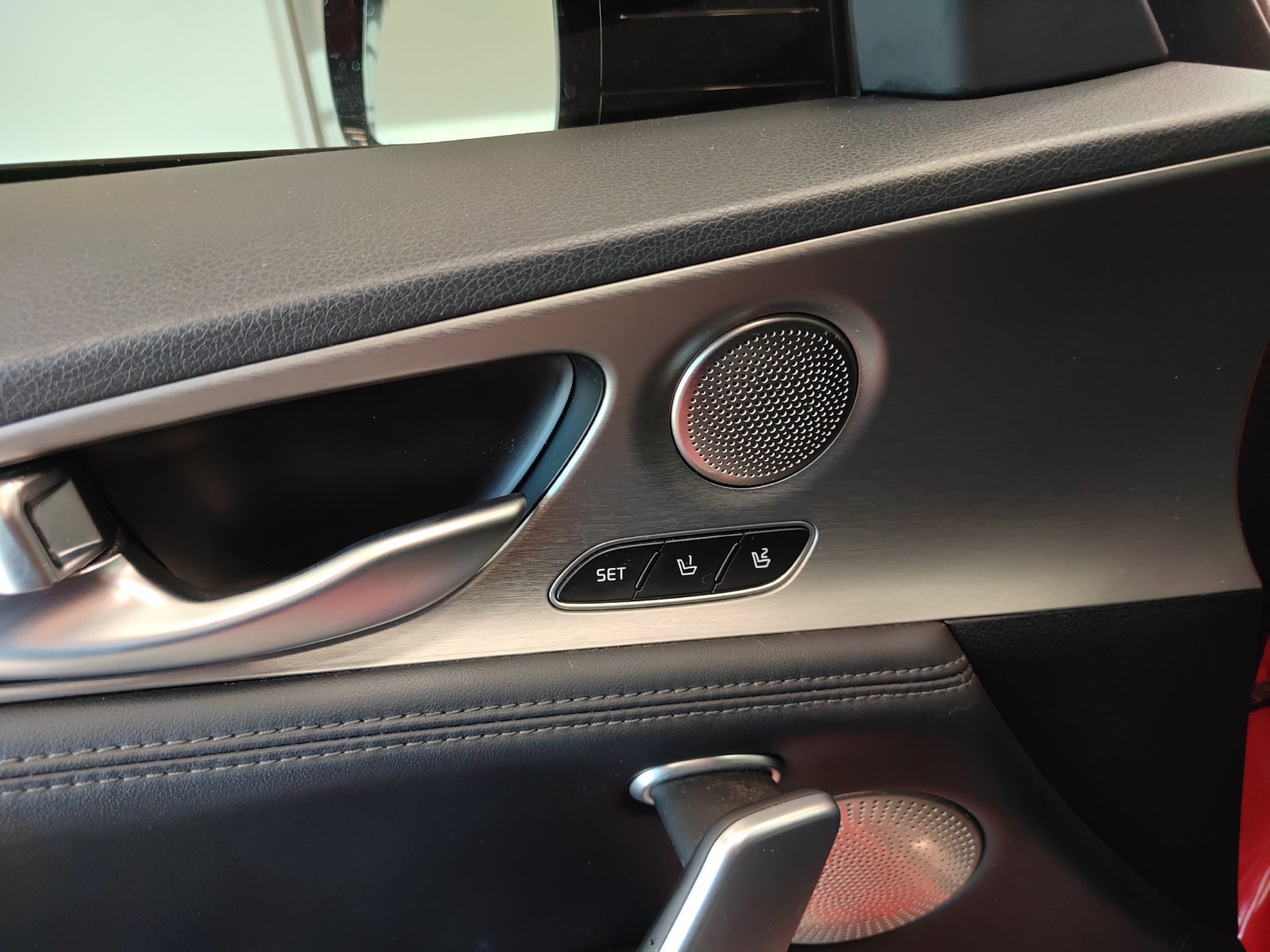 Used 2018 Kia Stinger GT2 RWD image 10
