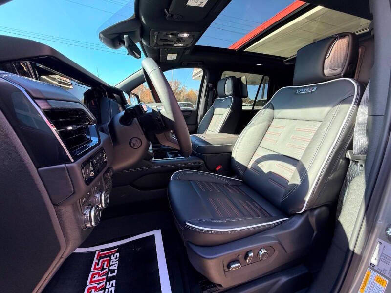 Used 2025 GMC Yukon AT4 Ultimate w/ LPO, Floor Liner Package AWD/4WD image 23