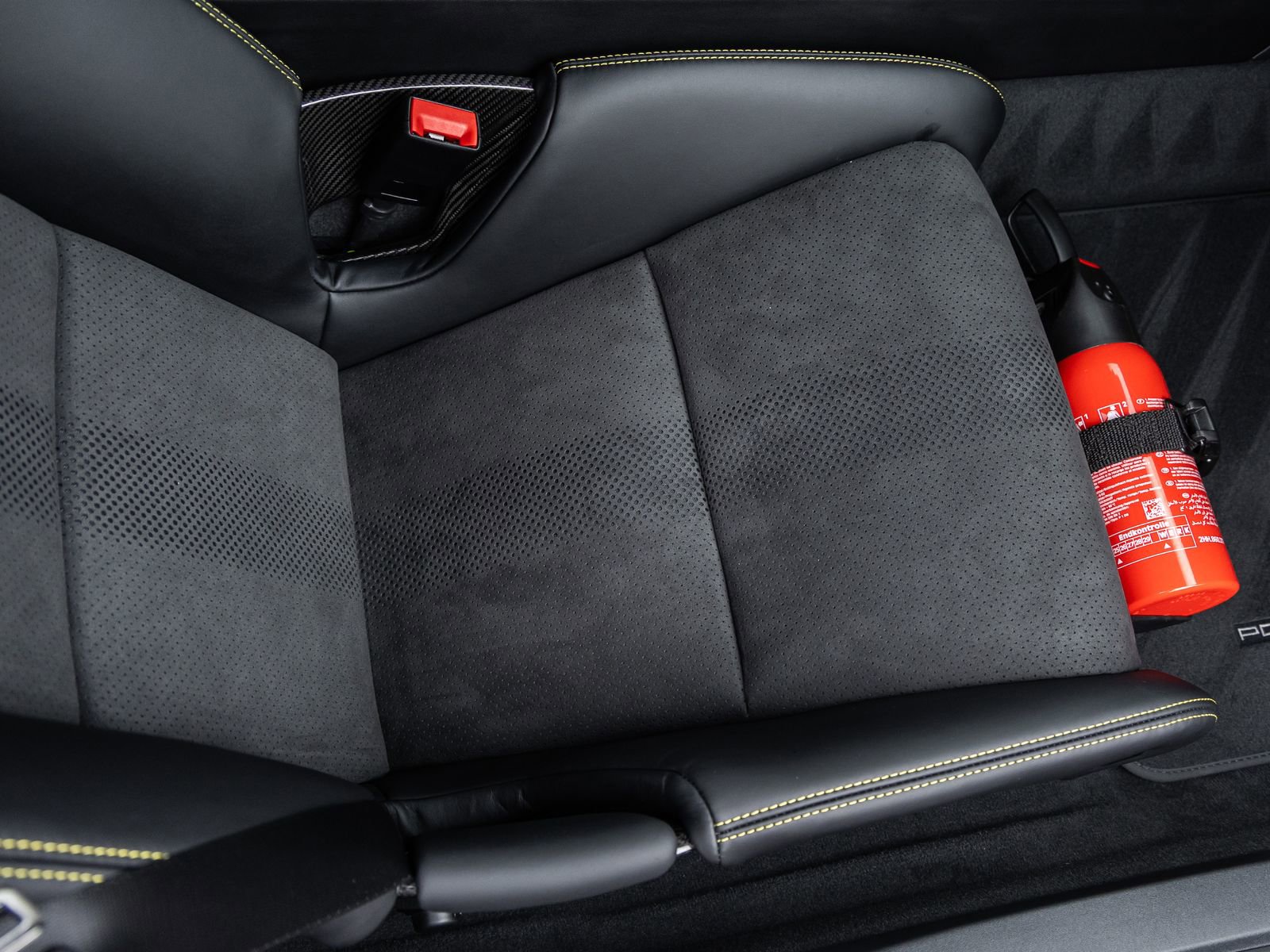 Certified 2025 Porsche 718 Cayman GT4 RS RWD image 58