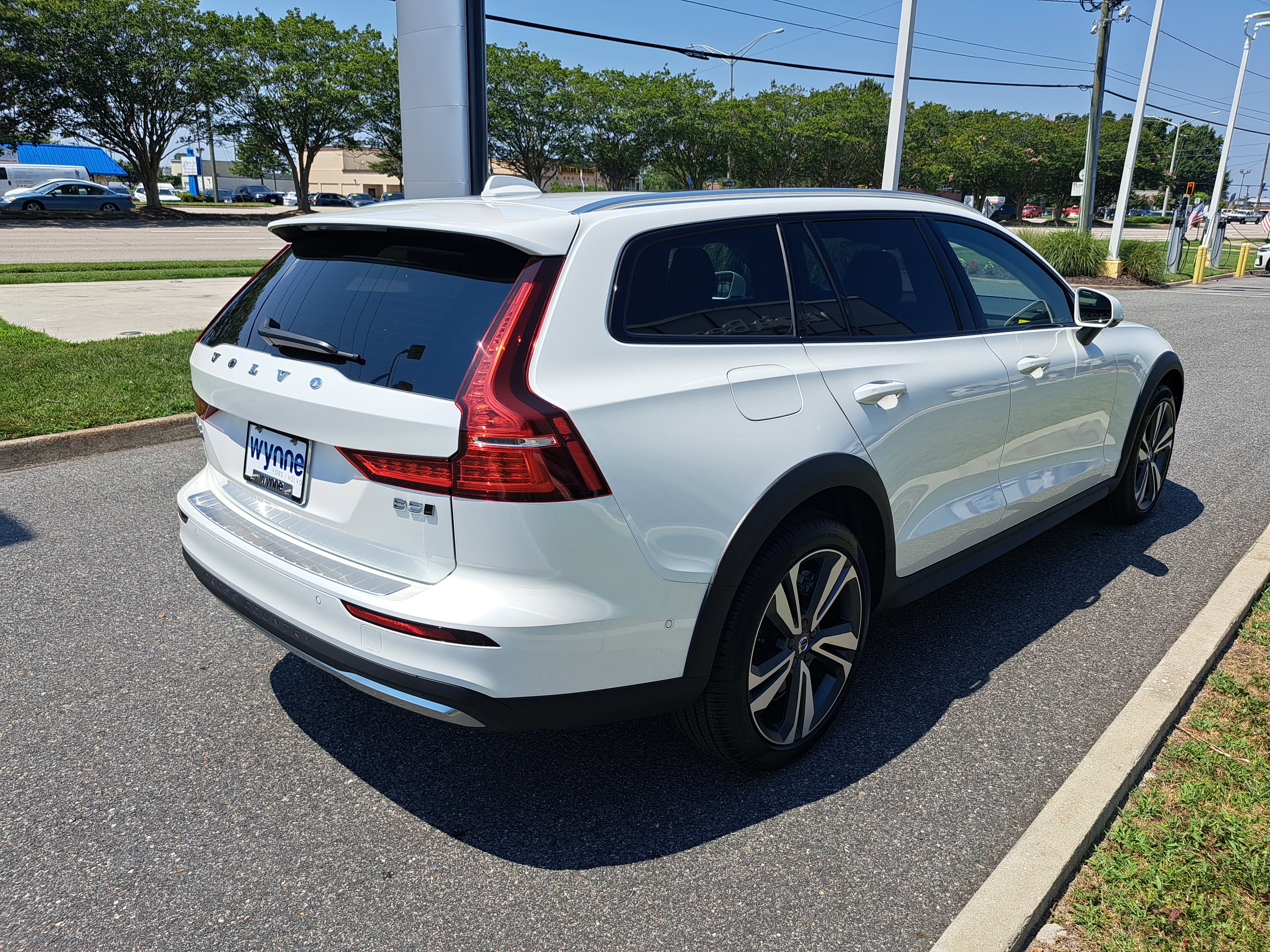 New 2026 Volvo V60 B5 Cross Country Plus w/ Protection Package Premier image 3