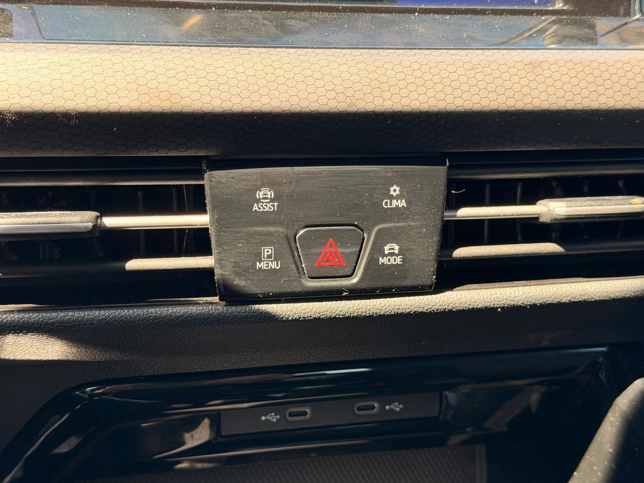 Used 2023 Volkswagen GTI 40th Anniversary Edition image 31