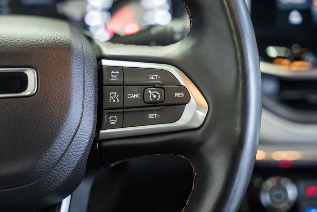 Certified 2022 Jeep Compass Limited w/ Sun and Sound Group image 31