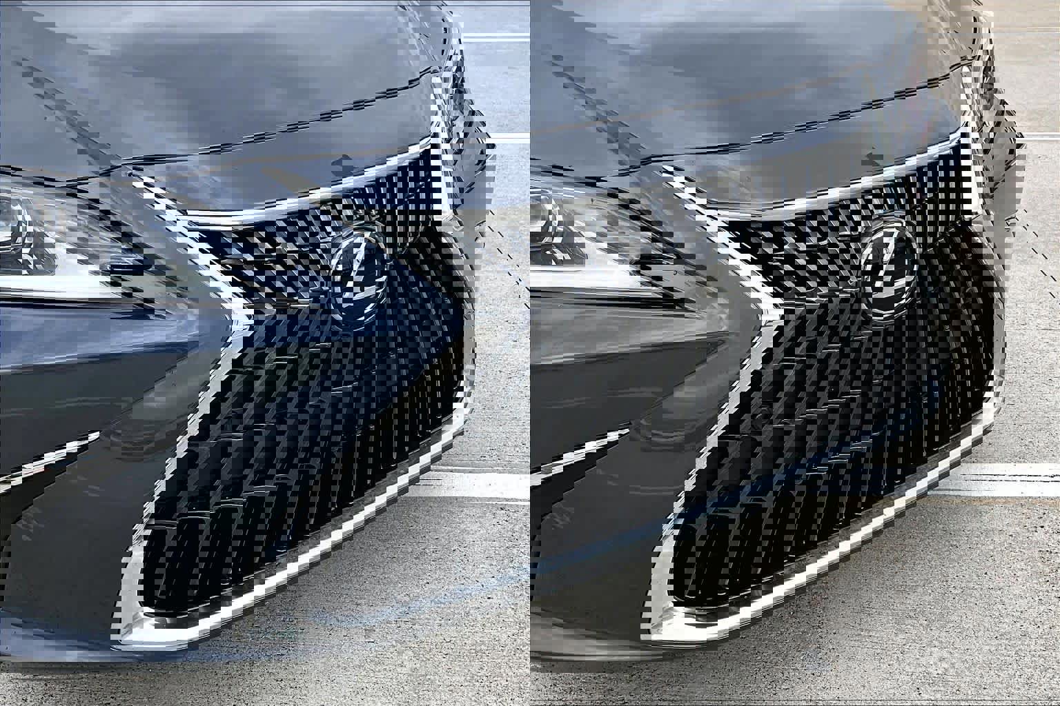 Used 2025 Lexus ES 350 w/ Premium Package image 30