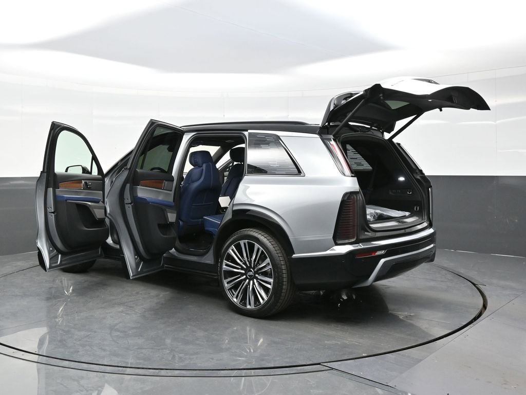 New 2026 Cadillac Vistiq Premium Luxury w/ LPO, Floor Liner Package AWD/4WD image 41