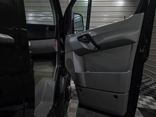Used 2017 Mercedes-Benz Sprinter 3500 image 28