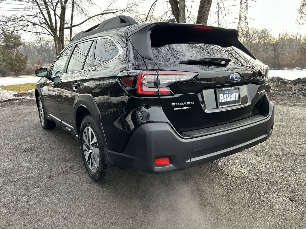 Certified 2025 Subaru Outback Premium image 6