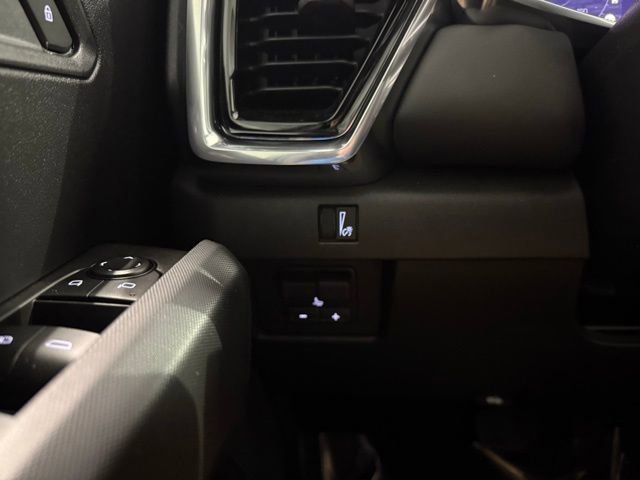 New 2026 GMC Canyon Elevation w/ Convenience Package image 16